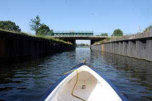 water-hiking-3879980_1280